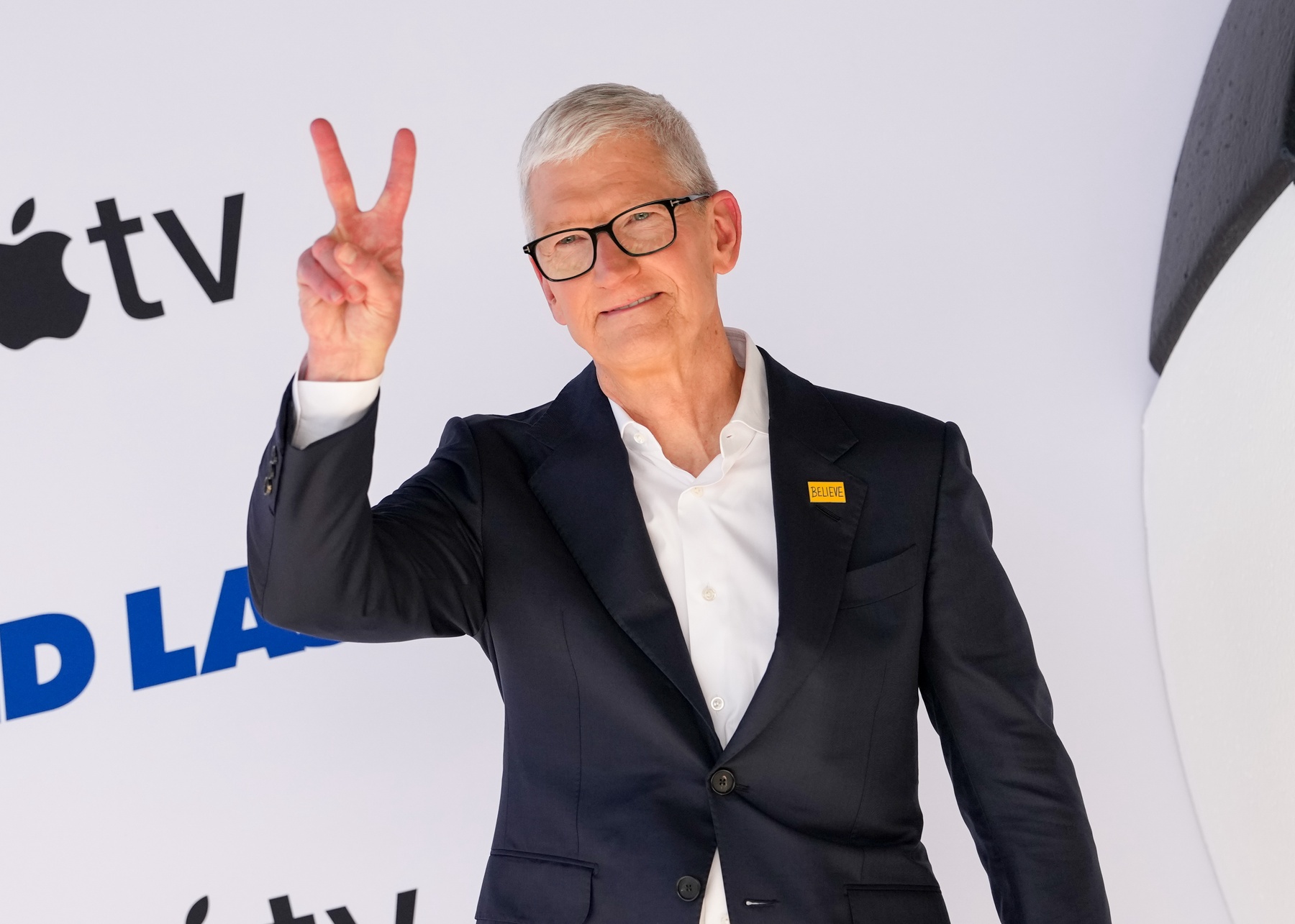 Apple registra trimestre de junho recorde de US$109,4 bilhões no último balanço de Tim Cook