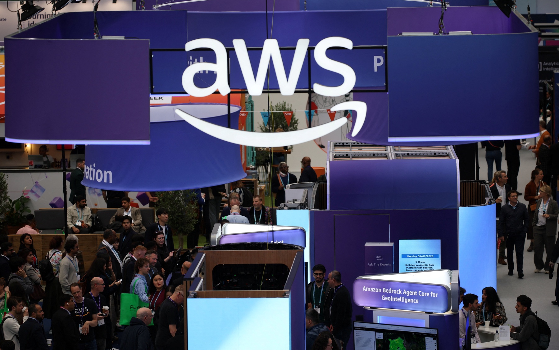 A AWS da Amazon registra o maior crescimento em anos à medida que a demanda por IA impulsiona capex recorde