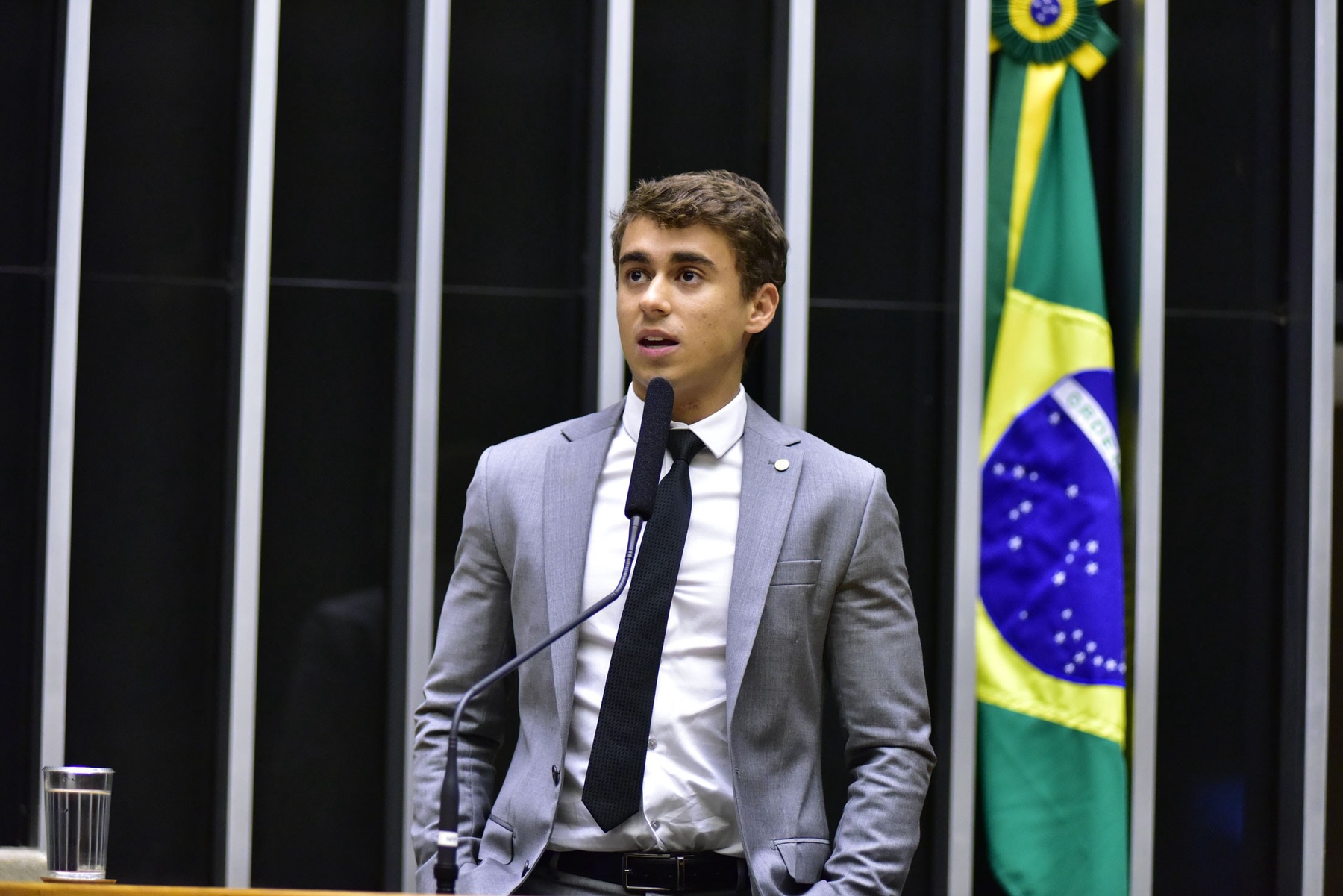 Juiz determina que Nikolas pague R$20.000 e remova post chamando o PT de “Partido dos Traficantes”