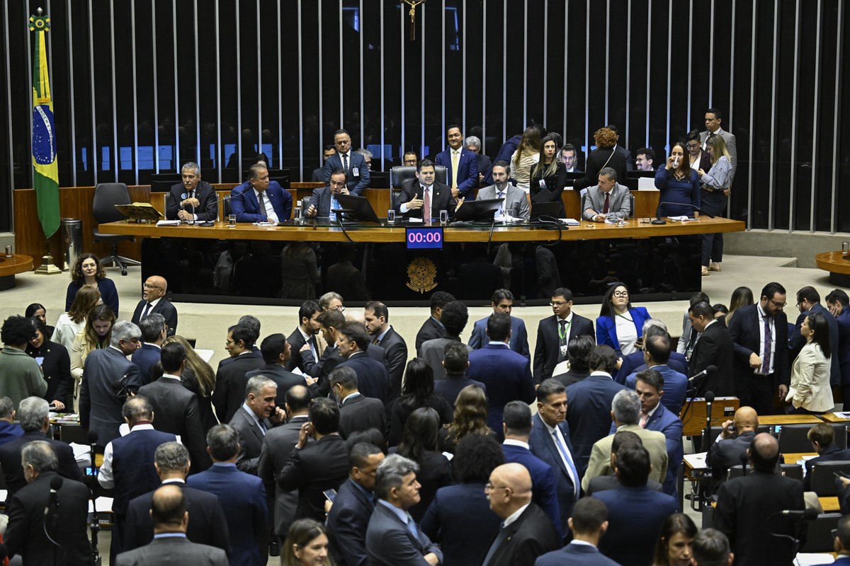 Dívida pública do Brasil sobe para participação recorde do PIB enquanto governo libera R$5,7 bilhões