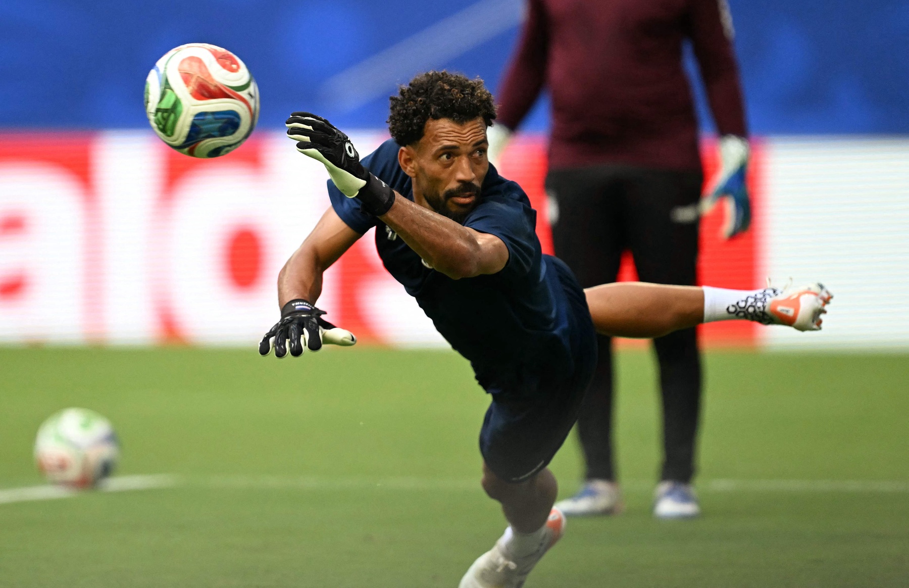 Vozinha assina contrato de 18 meses com o Colo-Colo