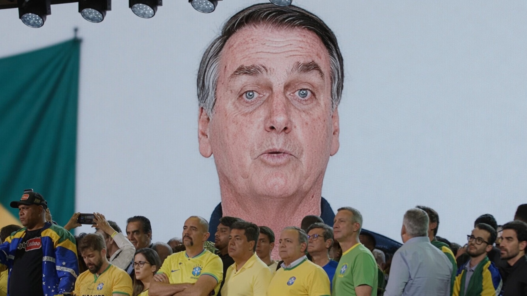 Convenção do PL mostra Bolsonaro simulado por IA e provoca contestações judiciais