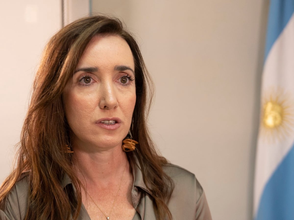 Vice-presidente da Argentina repreende publicamente o presidente Milei enquanto racha na coalizão se amplia