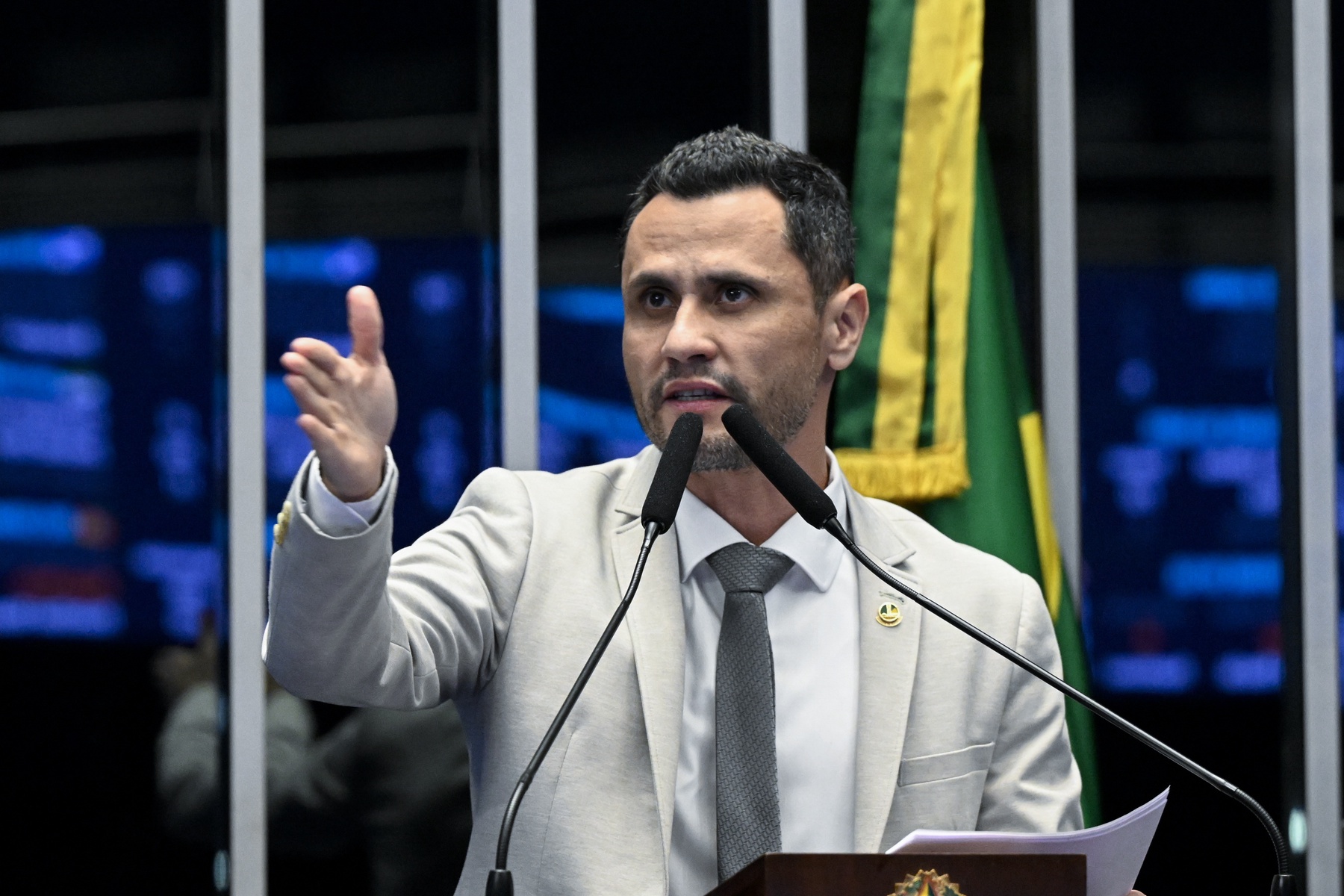 Cleitinho sinaliza candidatura ao governo de Minas Gerais com vídeo em IA