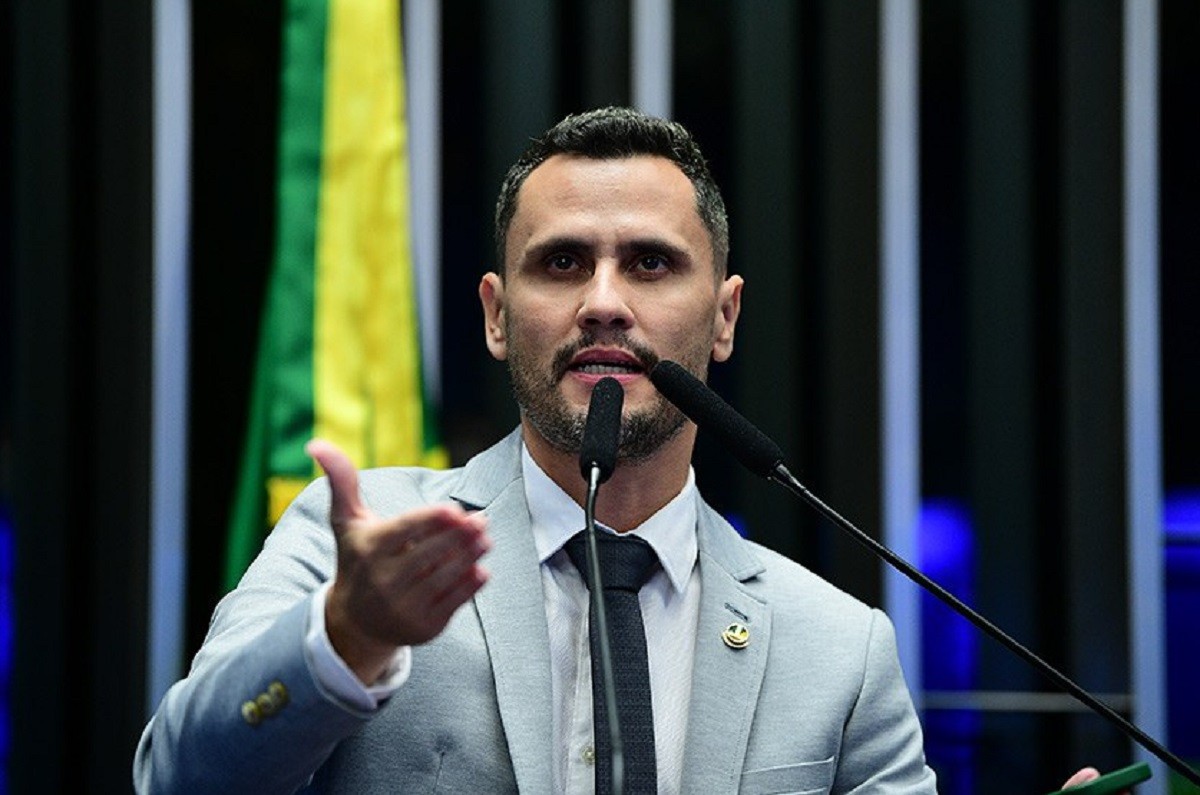 Cleitinho rompe com o Republicanos e anuncia candidatura ao governo de Minas Gerais