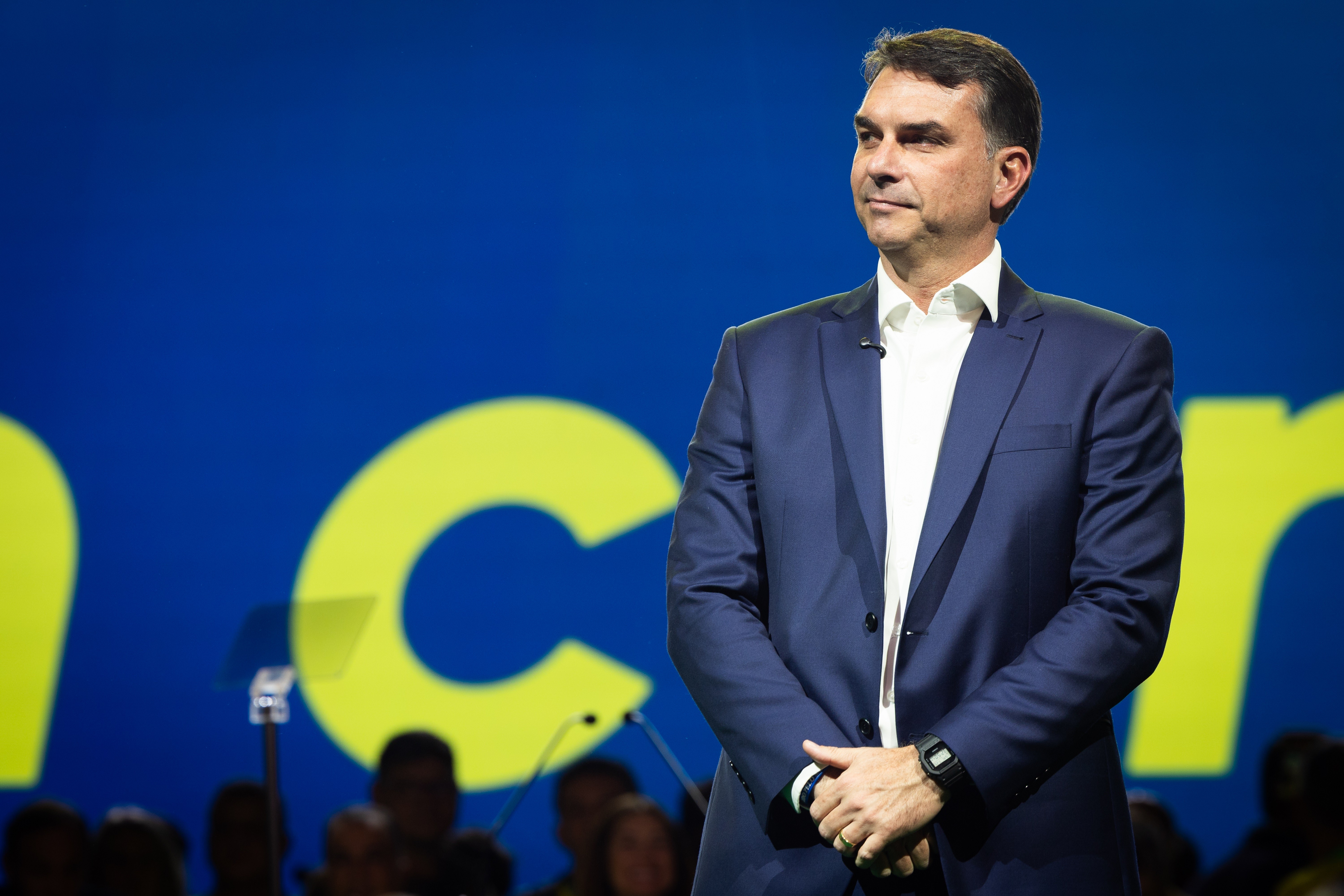 A campanha de Flávio Bolsonaro substitui chefes de marketing e convida Duda Lima