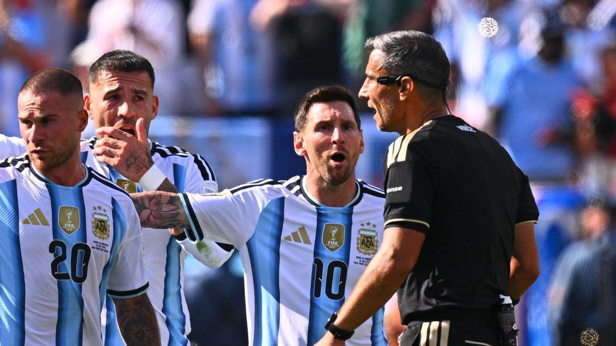 Slavko Vinčić se aposenta após apitar a final da Copa do Mundo de 2026