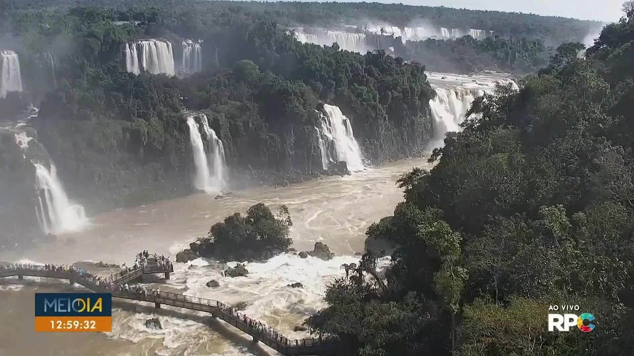Turista morre após barco do Macuco Safari virar nas Cataratas do Iguaçu
