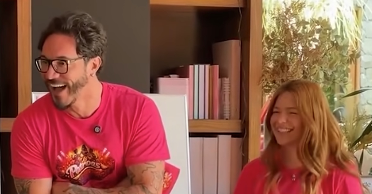 Viih Tube e Eliezer assinam acordo para encerrar reality show e pagar R$350.000