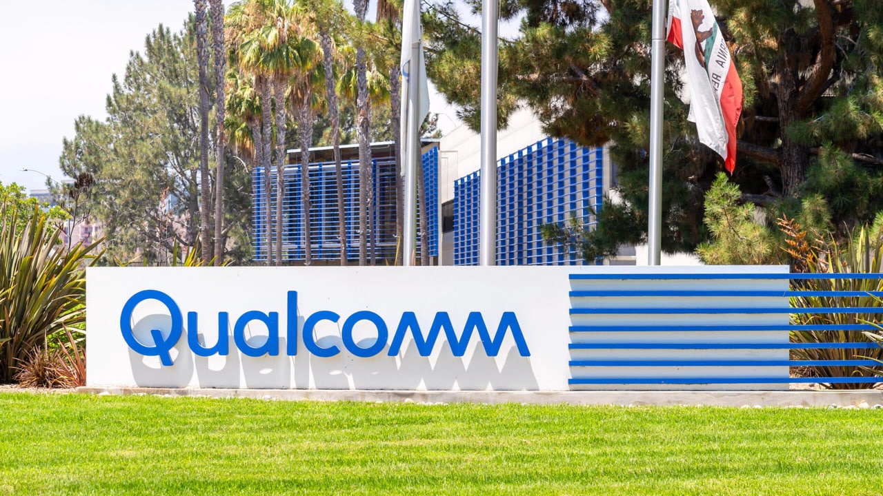 Qualcomm alerta que receita com modens da Apple cairá mais rápido à medida que lacunas de fornecimento cortam sua fatia no iPhone
