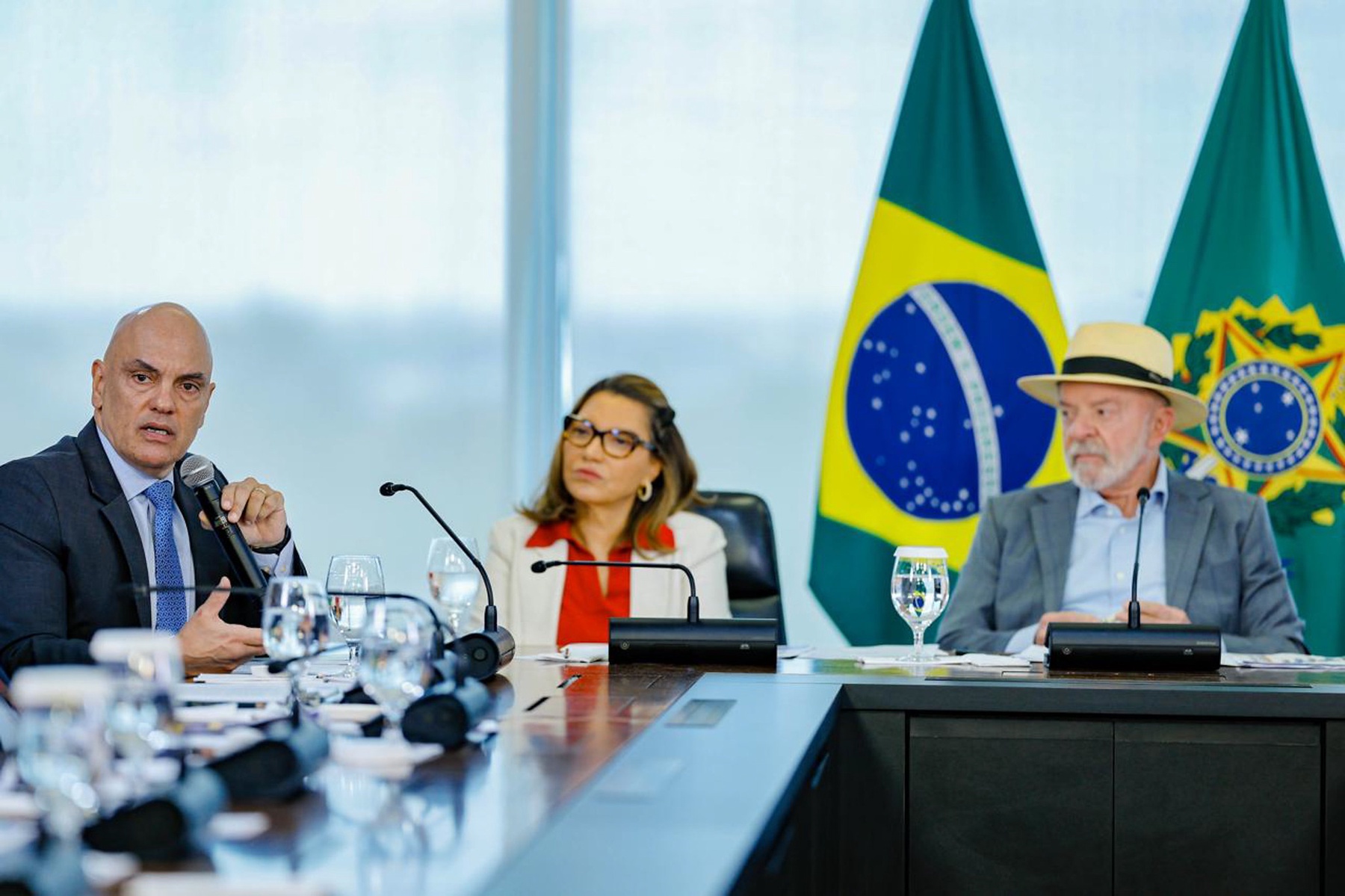 Lula Invites STF Minister Alexandre de Moraes for Coffee After Pix Pensão Sanction